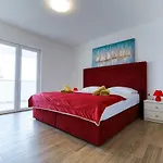 Summer Fever Apartman *