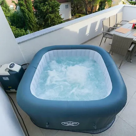 Summer Fever Apartment
