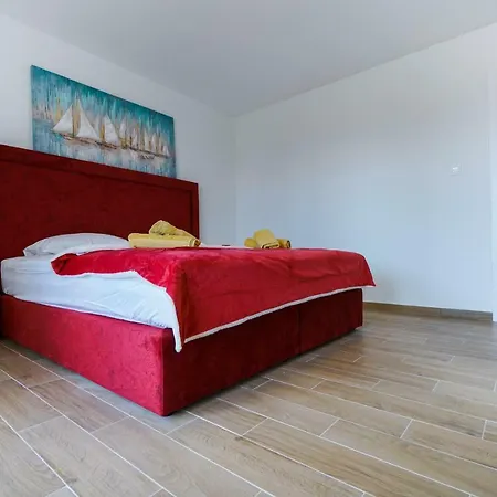 Summer Fever Apartment