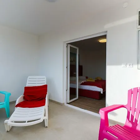Summer Fever Apartment