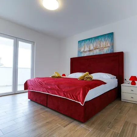 Summer Fever Apartment *